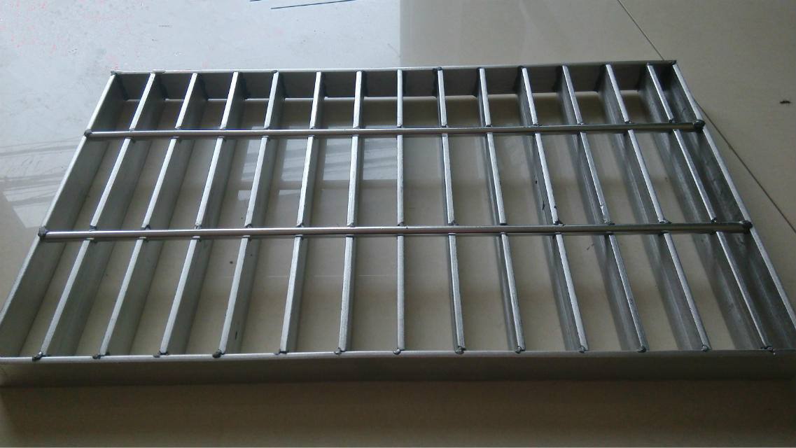 樓梯踏步板產(chǎn)品圖片