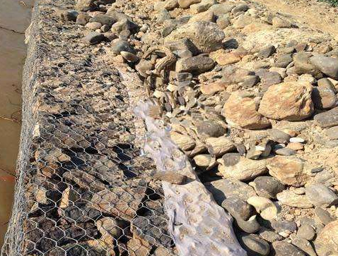 鉛絲石籠護(hù)坡