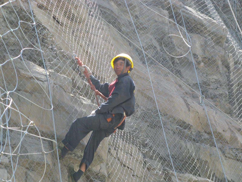 gps1主動(dòng)防護(hù)網(wǎng)施工