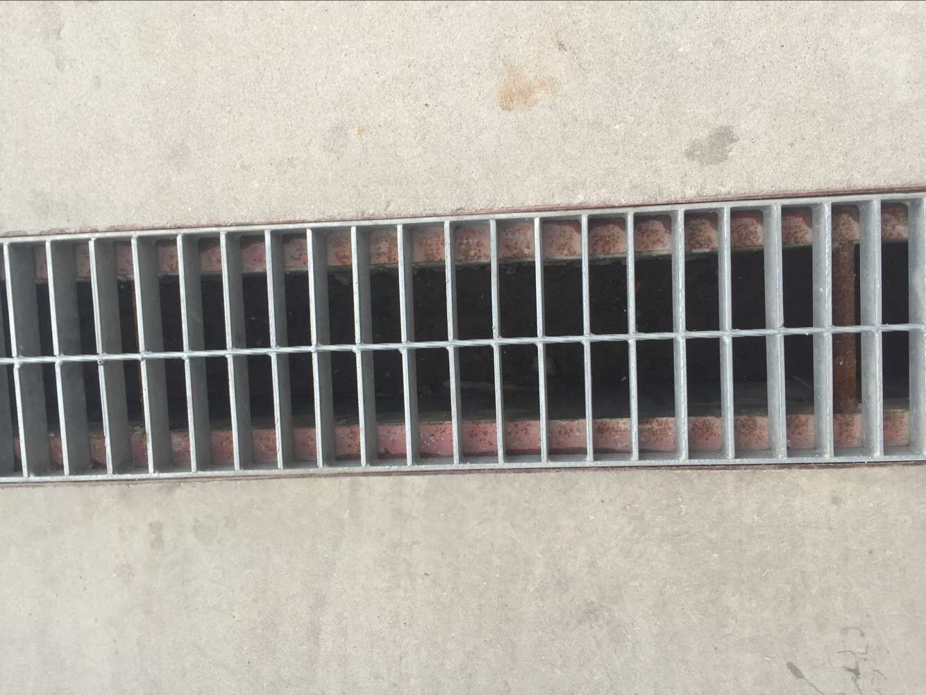 GT型普通側溝（橫斷溝鋼格板溝蓋）